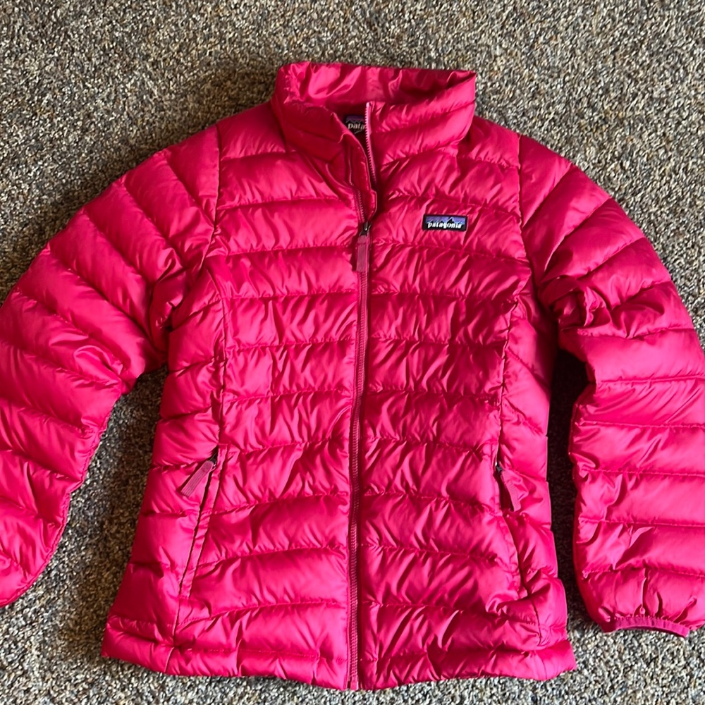 Patagonia girls puffed jacket size large/12 in hot pink